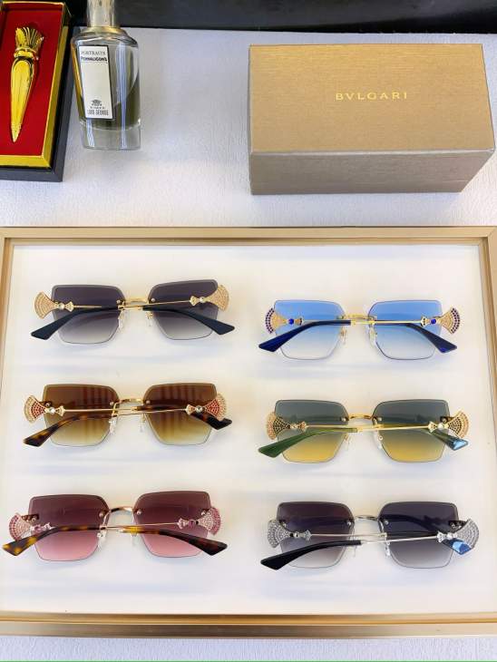 Picture of Bvlgari Sunglasses _SKUfw80049213fw